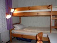 Schlafzimmer 2 mit Etagenbett - auch für Erwachsene geeignet - Bild 8: Ferienwohnung Fam. Grabsch - mit wunderschönem See- und Alpenblick -