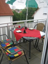 Bild 5 Balkon - möbliert - auch mit Grillmöglichkeit - Bild 5: Argenpark - 3 Zi-Maisonette-Fewo in Kressbronn am Bodensee